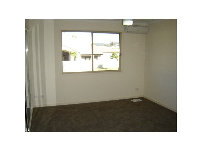 2/9 Summerlea Crescent, Ormeau QLD 4208