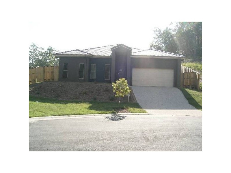 6 Streeton Pl, Pacific Pines QLD 4211
