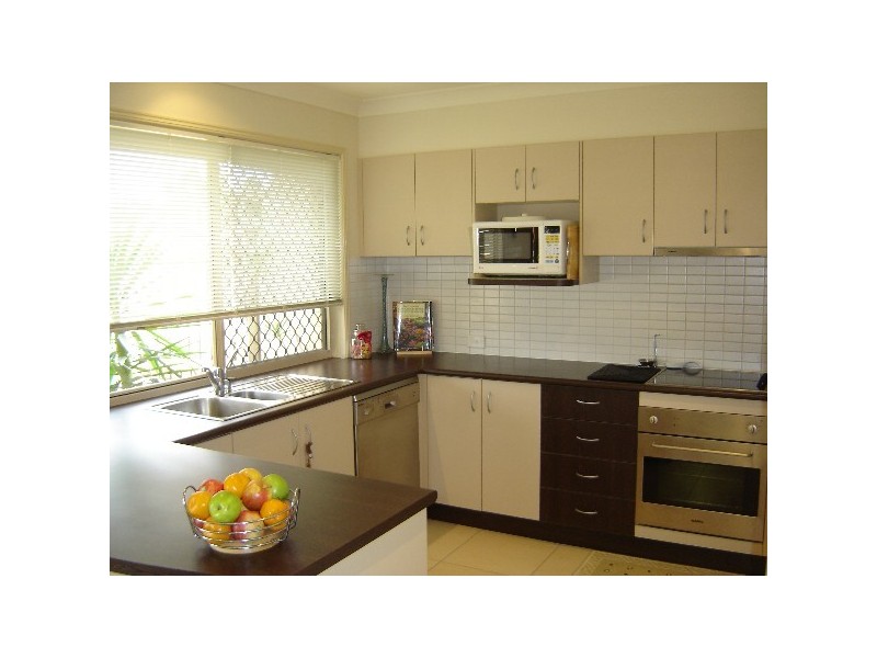 1/2 Carob Court, Ormeau QLD 4208