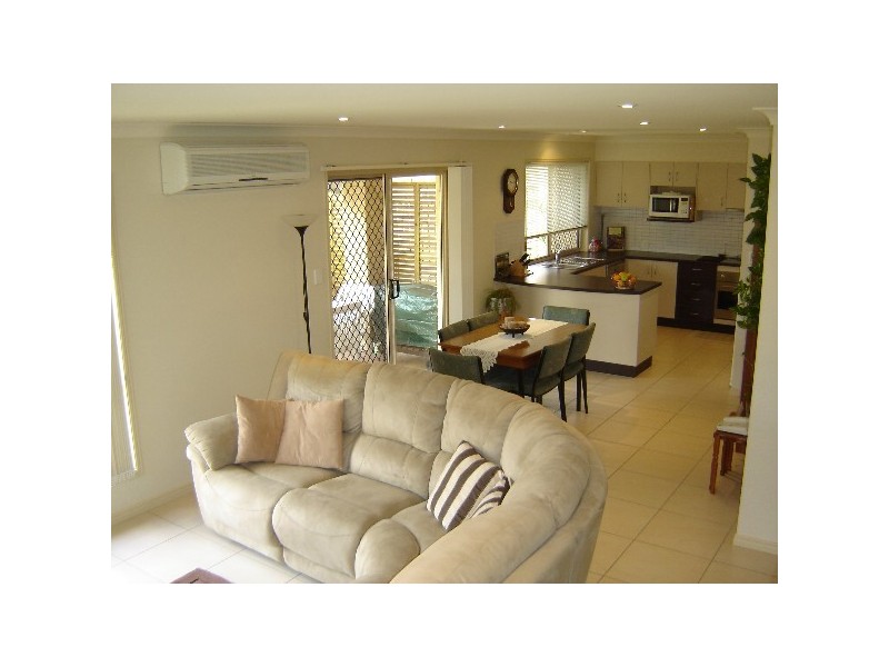 1/2 Carob Court, Ormeau QLD 4208