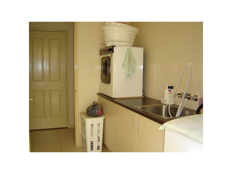 1/2 Carob Court, Ormeau QLD 4208