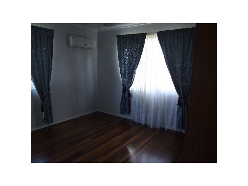 27 Monmouth St, Eagleby QLD 4207