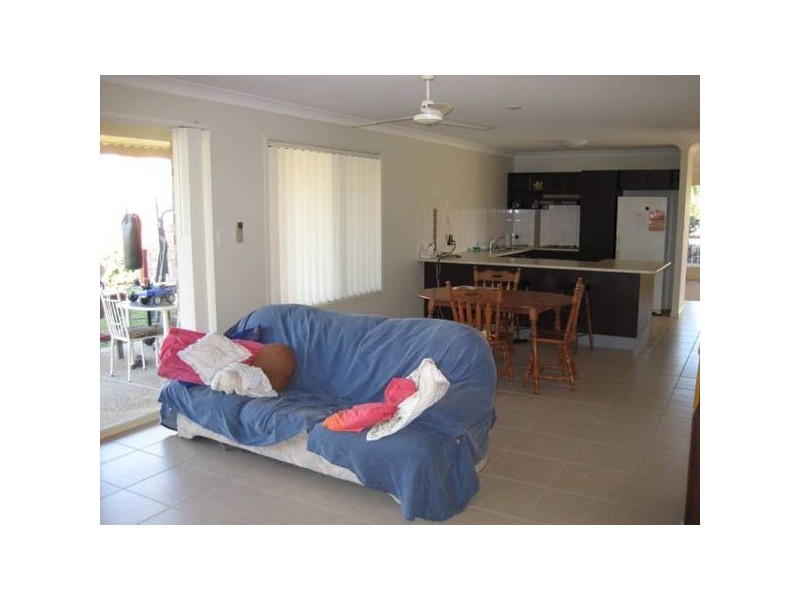 10 Bedivere Dr, Ormeau QLD 4208