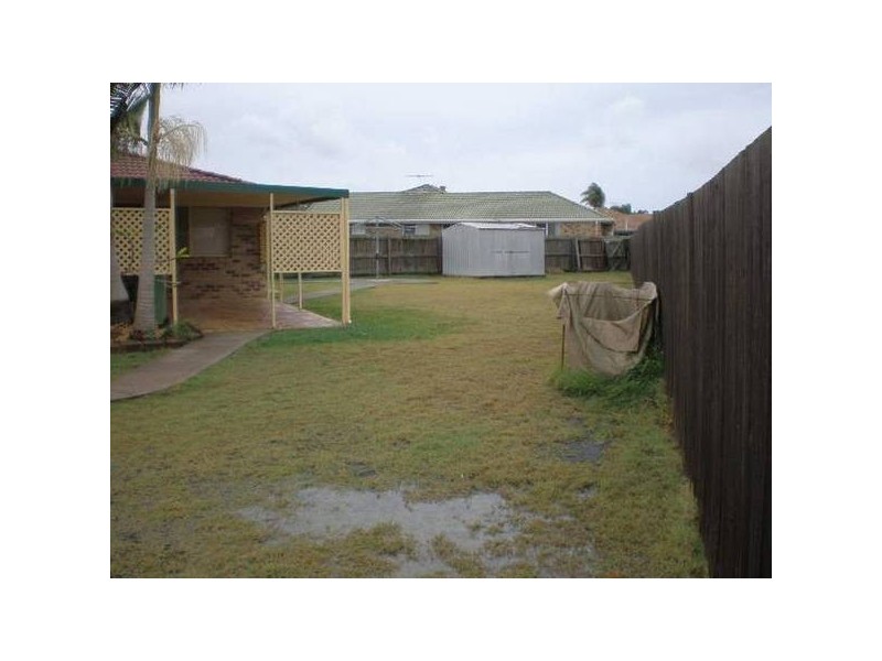 77 Hanlon St, Tanah Merah QLD 4128