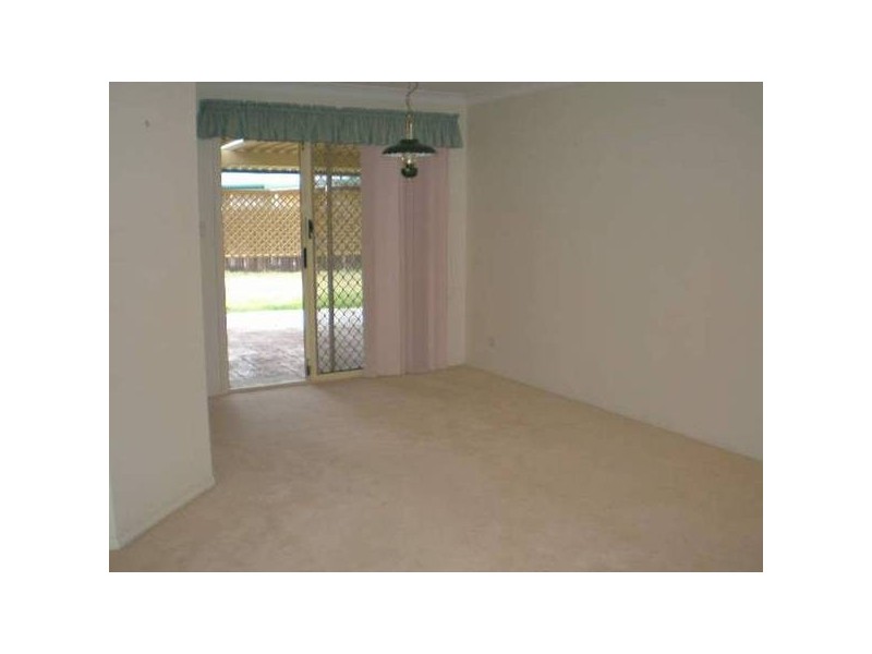 77 Hanlon St, Tanah Merah QLD 4128
