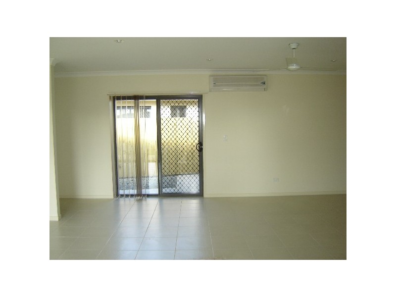2/19 Summerlea Crescent, Ormeau QLD 4208