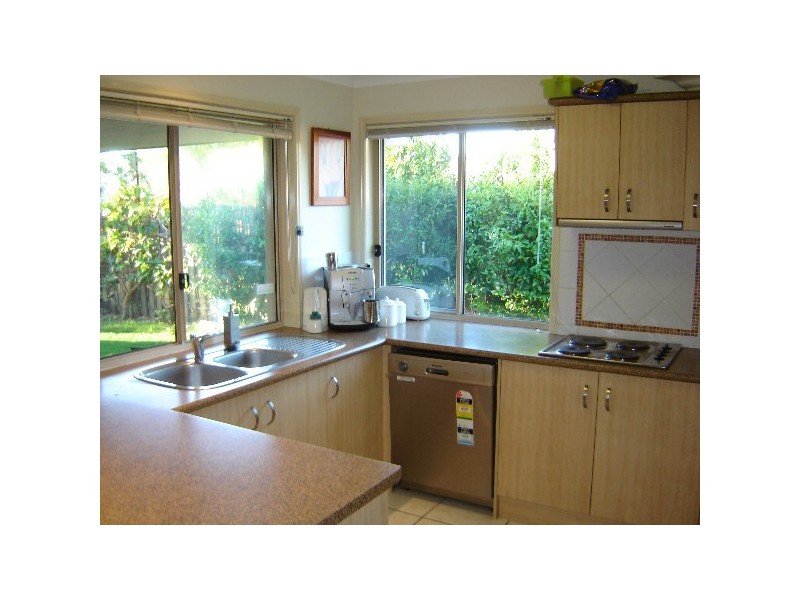 5 Greensborough Cr, Parkwood QLD 4214