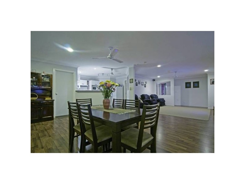 8 Haase Cr, Ormeau QLD 4208