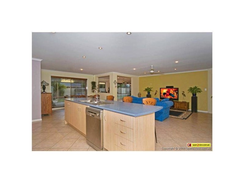 8 Saligna Crt, Ormeau QLD 4208