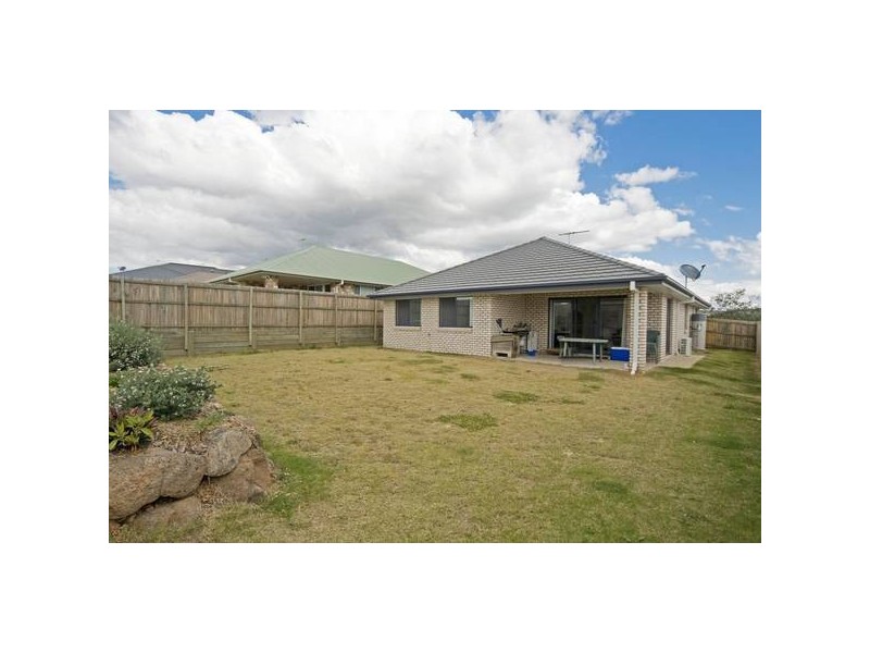 16 Paris Pde, Ormeau QLD 4208