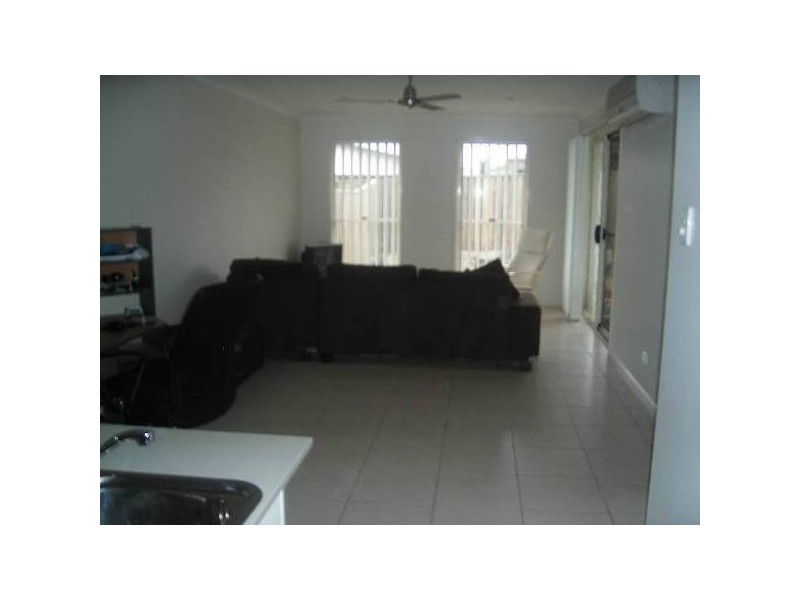 1/17 Benson, Ormeau QLD 4208