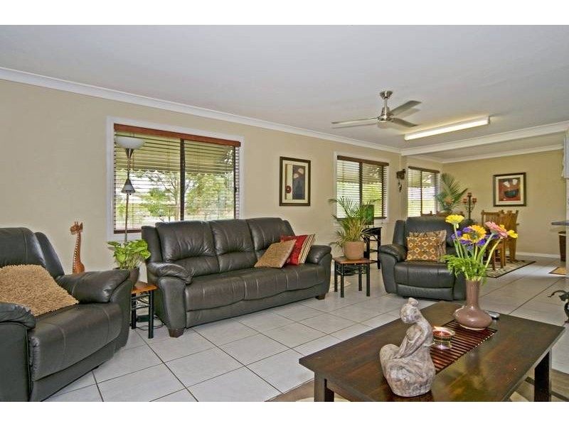 20 River Rd, Alberton QLD 4207