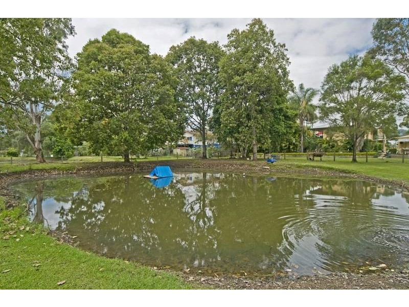 20 River Rd, Alberton QLD 4207