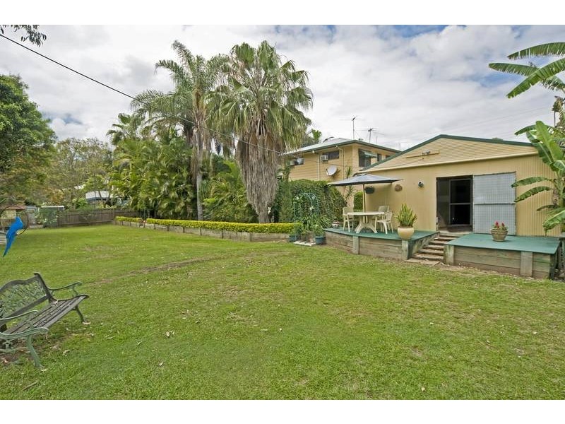 20 River Rd, Alberton QLD 4207