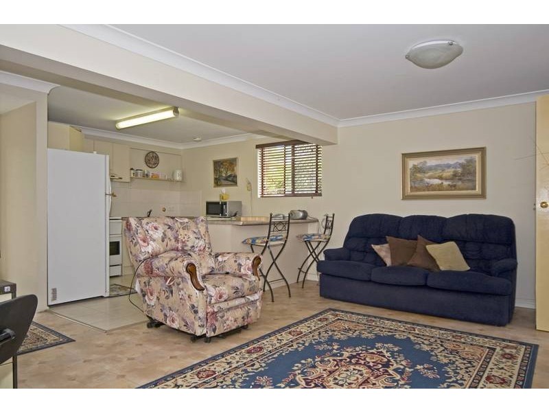 20 River Rd, Alberton QLD 4207