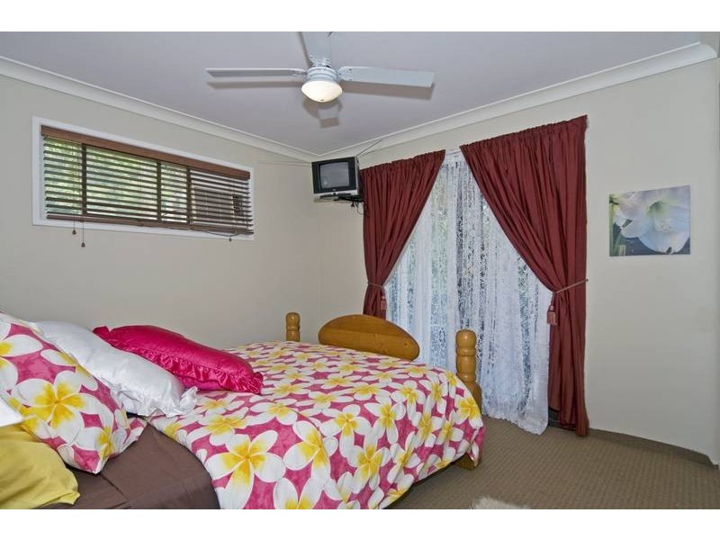20 River Rd, Alberton QLD 4207