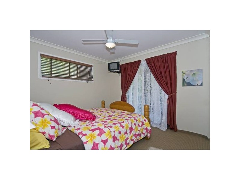 20 River Rd, Alberton QLD 4207