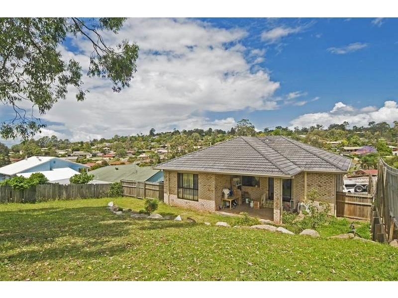 57 Grove Rd, Edens Landing QLD 4207