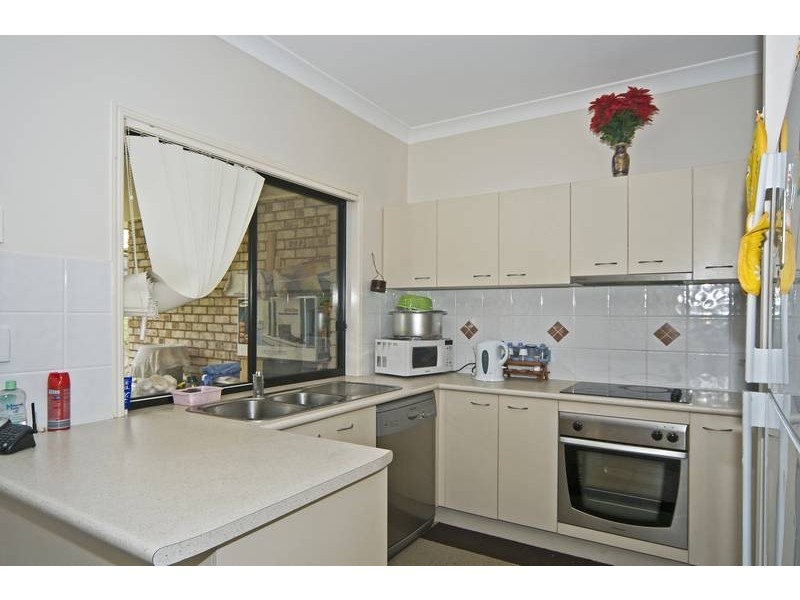 57 Grove Rd, Edens Landing QLD 4207