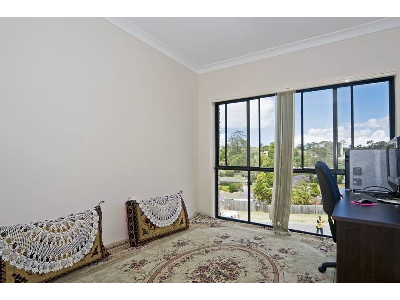 57 Grove Rd, Edens Landing QLD 4207