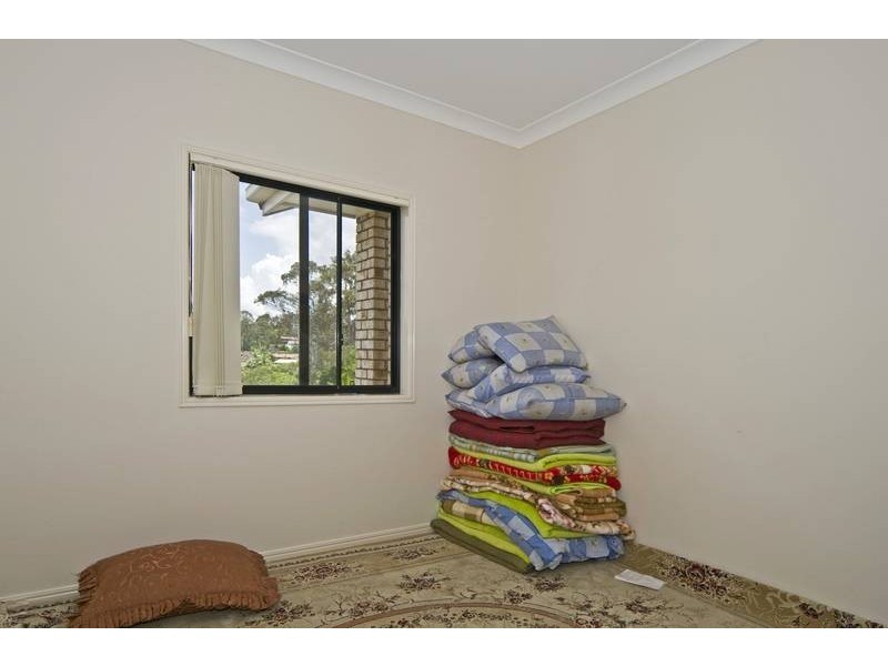 57 Grove Rd, Edens Landing QLD 4207