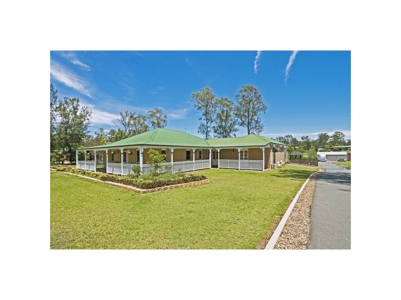 38 Sears Rd, Yatala QLD 4207