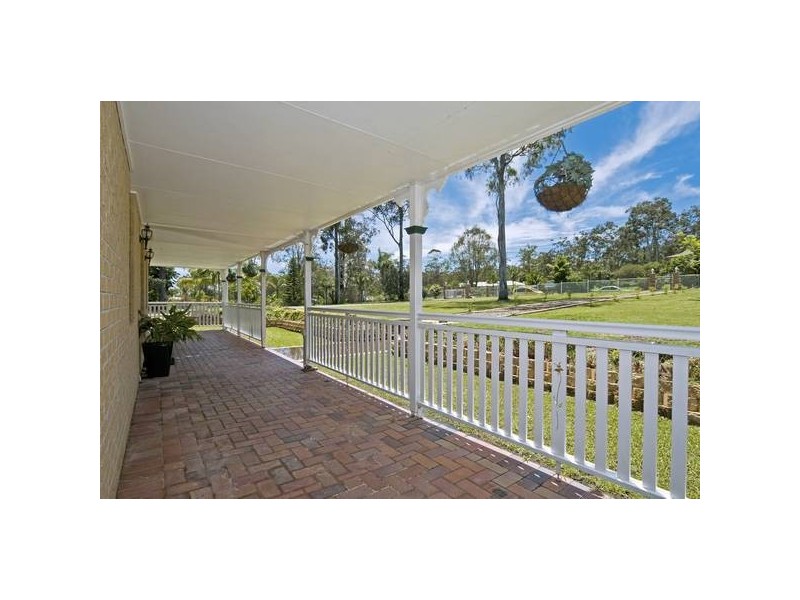 38 Sears Rd, Yatala QLD 4207