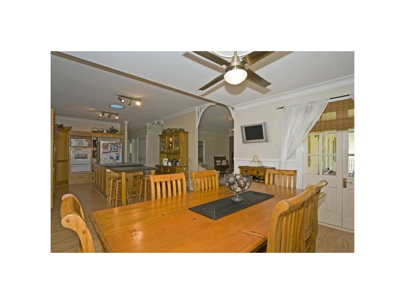 38 Sears Rd, Yatala QLD 4207