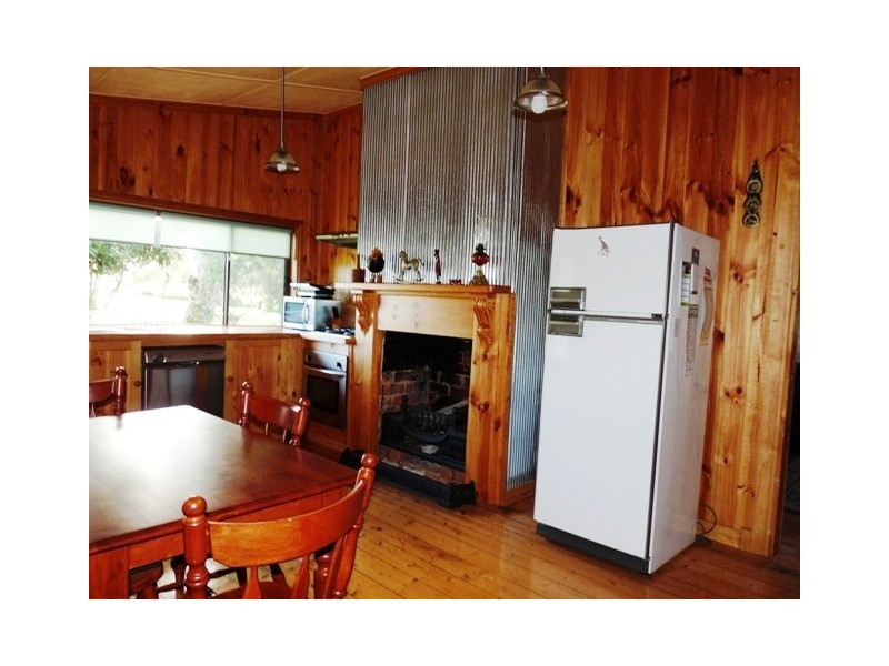 2931 Hopkins Highway, Ballangeich VIC 3279