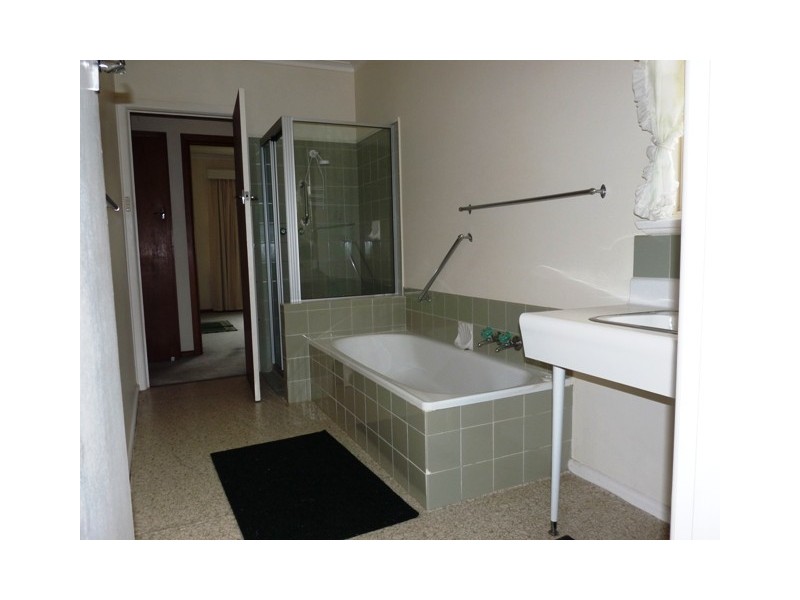 2/2 Waveny Avenue, Warrnambool VIC 3280