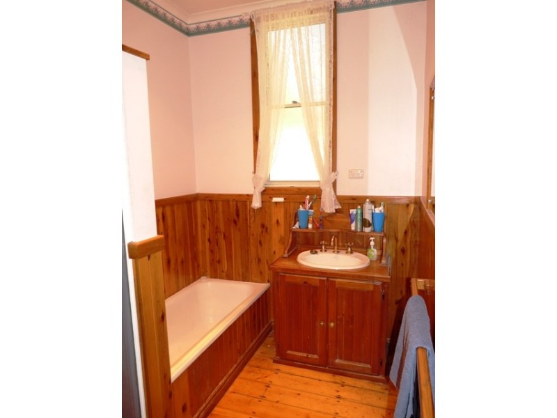 6 The Esplanade, Warrnambool VIC 3280