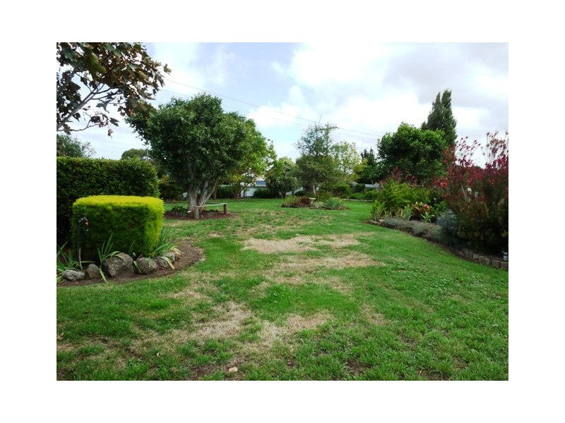 36 Ti Tree Lane, Penshurst VIC 3289