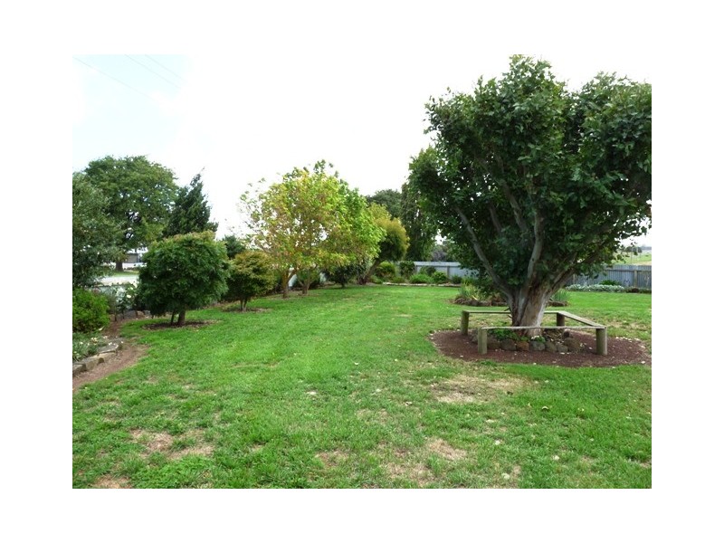 36 Ti Tree Lane, Penshurst VIC 3289