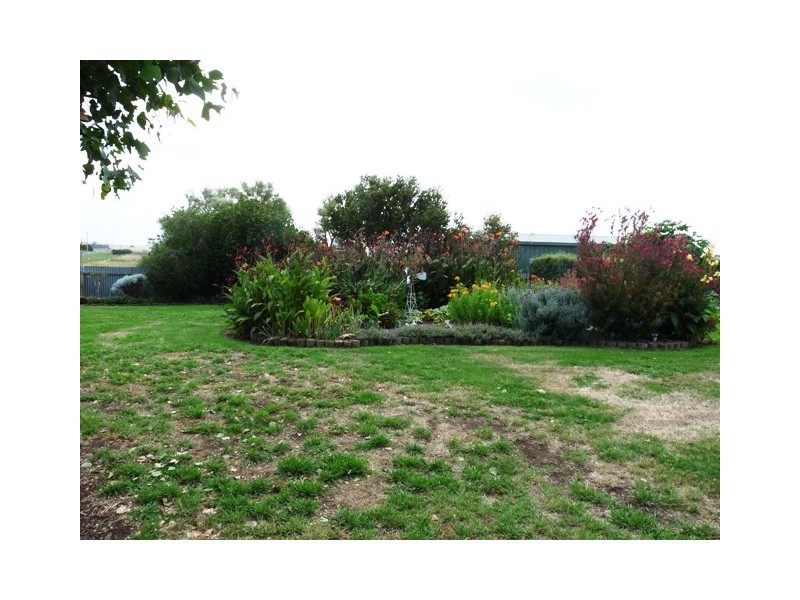 36 Ti Tree Lane, Penshurst VIC 3289