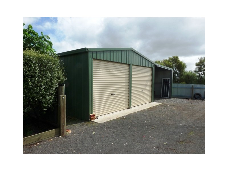 36 Ti Tree Lane, Penshurst VIC 3289