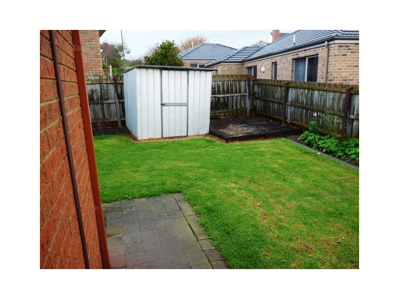 2/1 Kingfisher Grove, Warrnambool VIC 3280