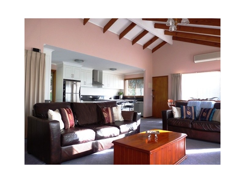 11 Kingfisher Grove, Warrnambool VIC 3280