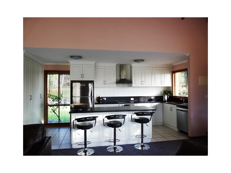 11 Kingfisher Grove, Warrnambool VIC 3280