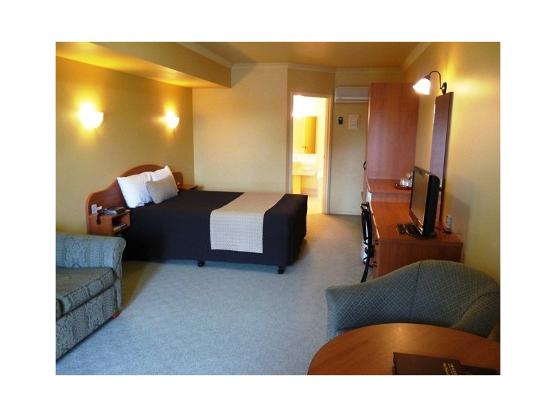 Cnr Mortlake Road & Whites Road, Warrnambool VIC 3280