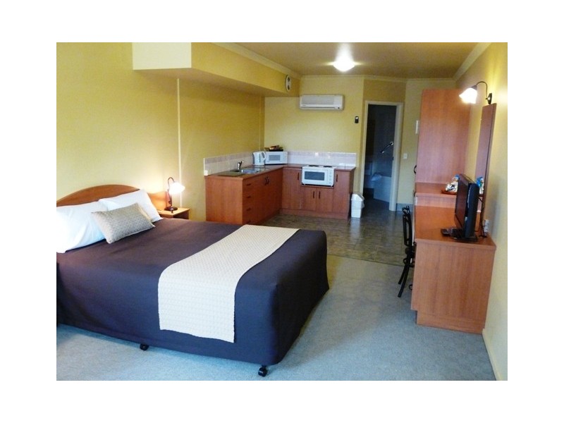 Cnr Mortlake Road & Whites Road, Warrnambool VIC 3280