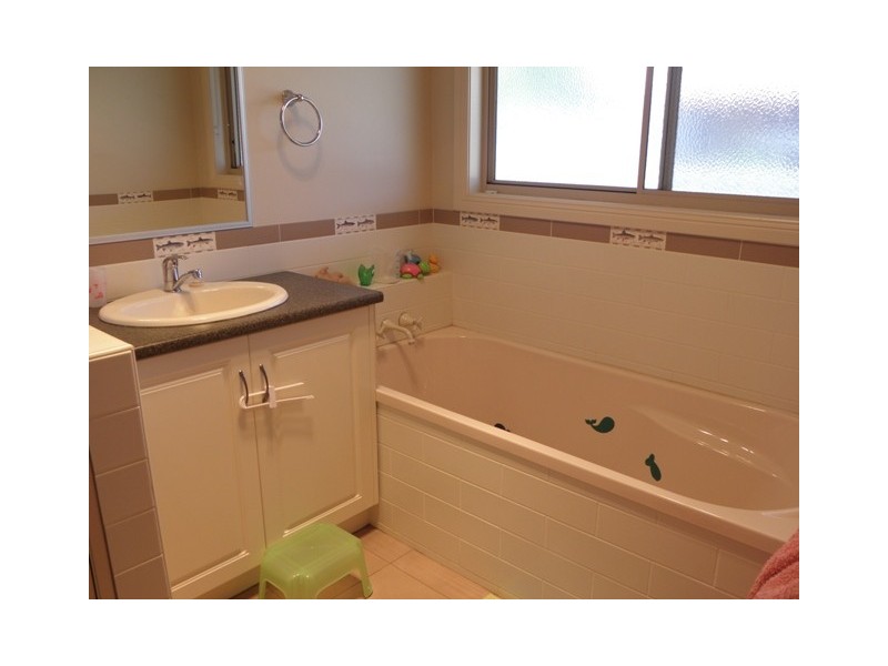 8 Spring Street, Koroit VIC 3282