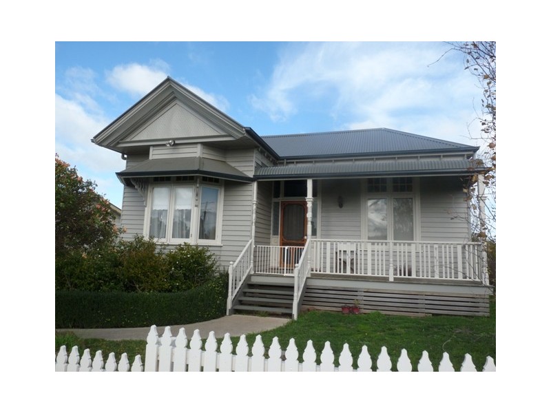 13 Clarke Street, Cobden VIC 3266