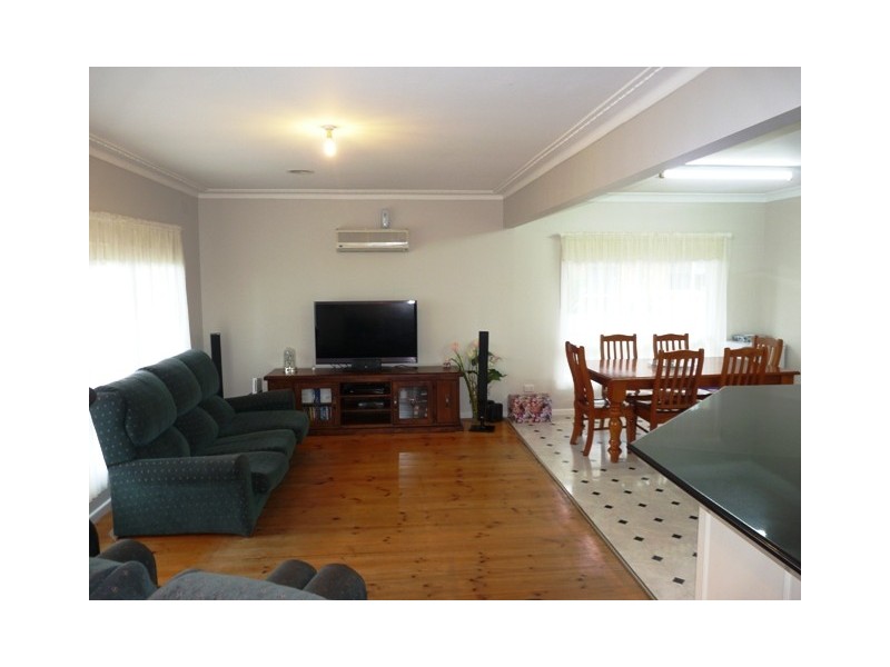 27 Mitchell Street, Cobden VIC 3266