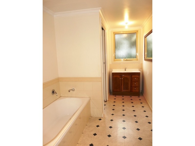 27 Mitchell Street, Cobden VIC 3266