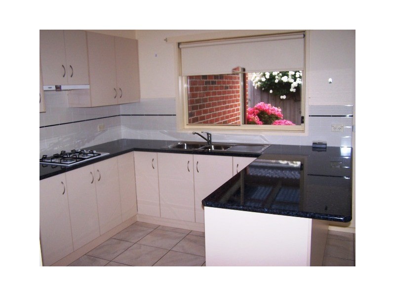 2/13 Golden Spring Crt, Warrnambool VIC 3280