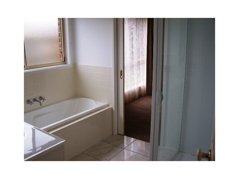 2/13 Golden Spring Crt, Warrnambool VIC 3280