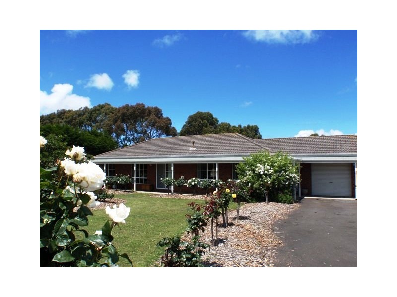 15 Commercial Road, Koroit VIC 3282