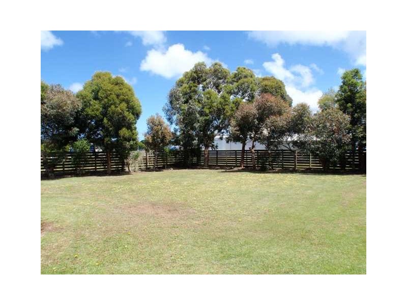 15 Commercial Road, Koroit VIC 3282