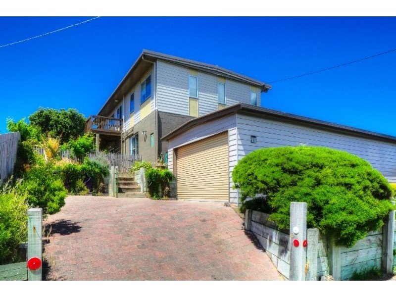23 Reardon Street, Port Fairy VIC 3284
