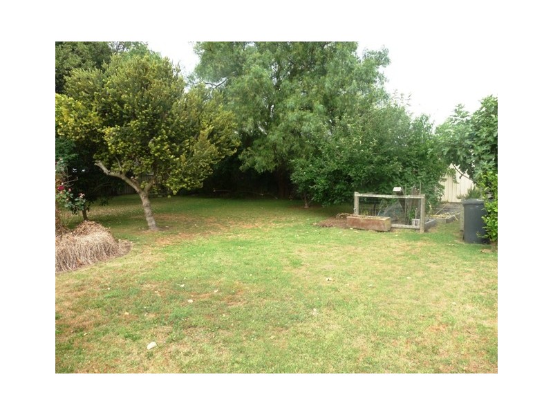 99 High Street, Koroit VIC 3282